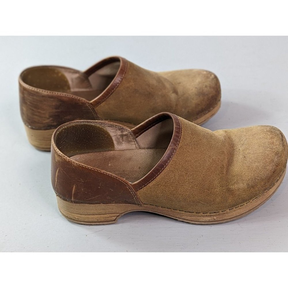 Dansko Brenna Clogs Women's Size EU 38 / US 7.5 Burnished Suede Taupe Tan